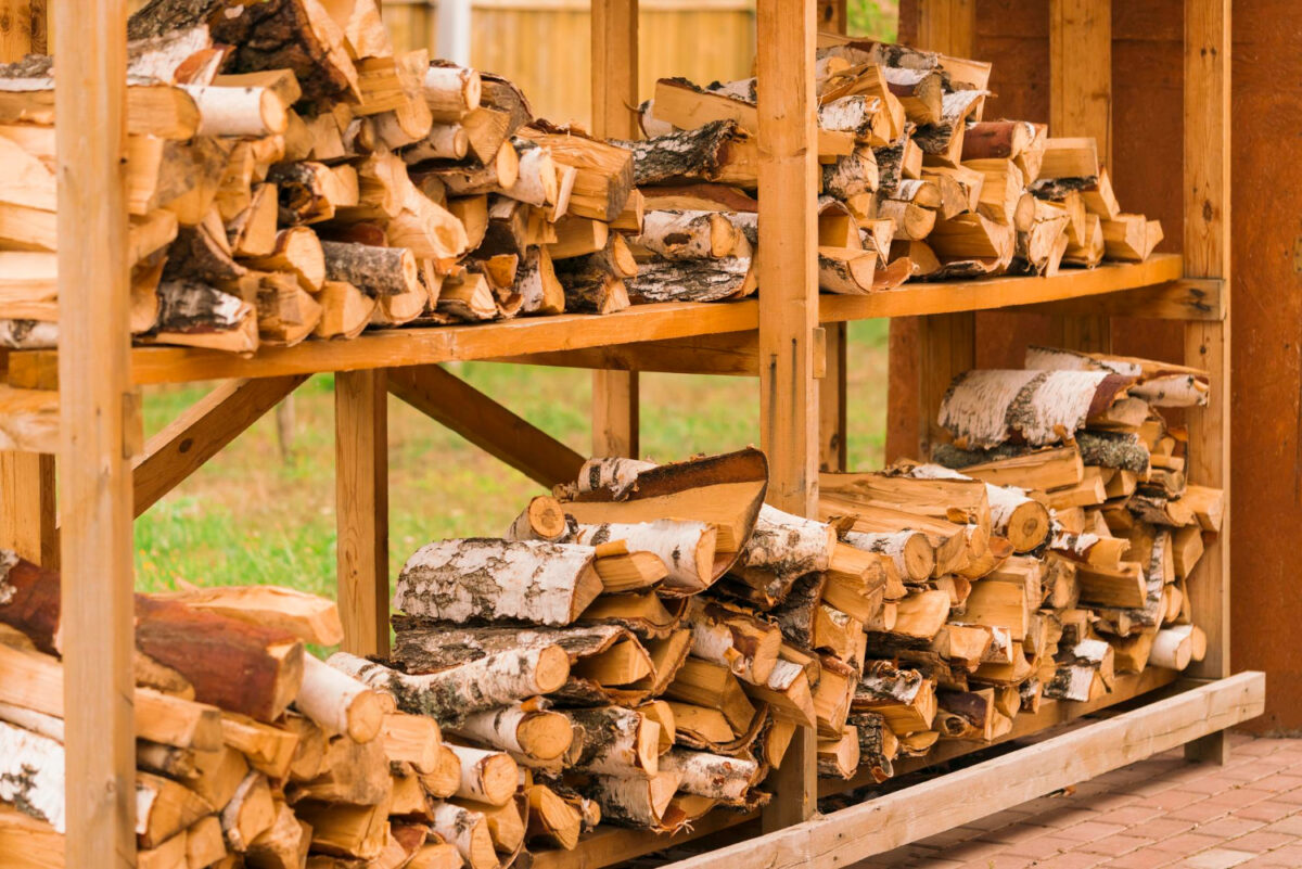 Stockez vos granulés de bois dès maintenant pour l'hiver avant que les prix explosent