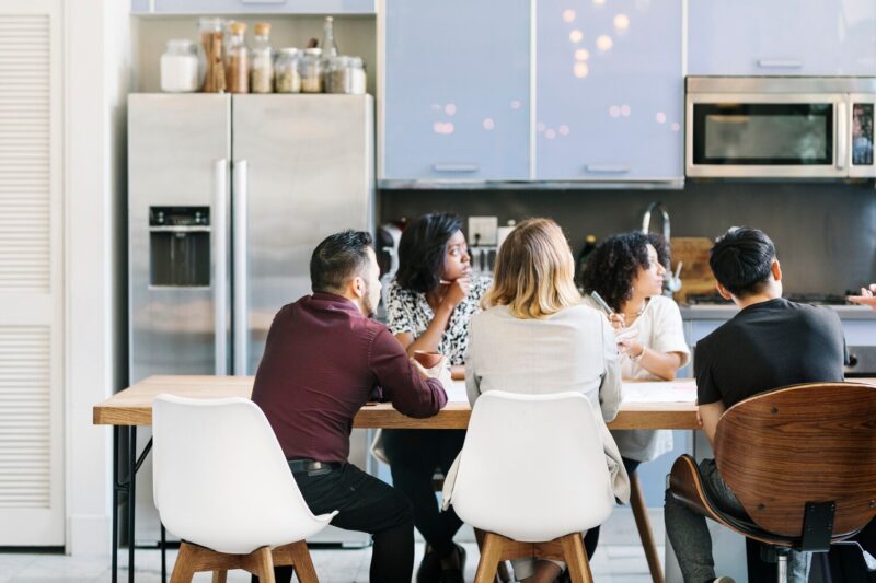 Créer une salle à manger conviviale et chaleureuse : guide étape par étape